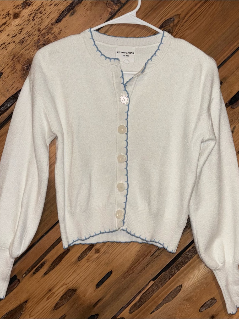 Willow & Wind White Button-Front Cardigan with Blue Scalloped Trim